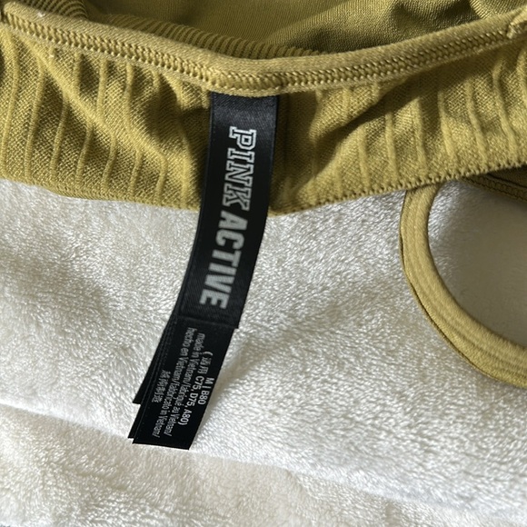 PINK Active USA Green Sports Bra with Scoop Neck - Picture 3 of 6